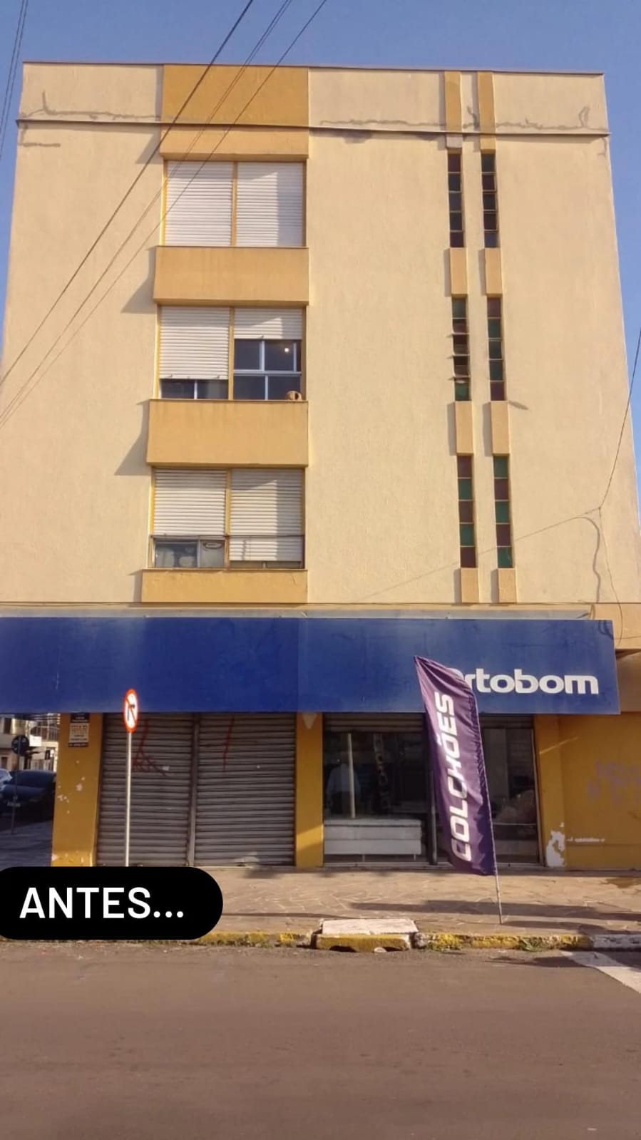 Fachada antiga de um prédio onde a Vital Acesso realizou um serviço de pintura.